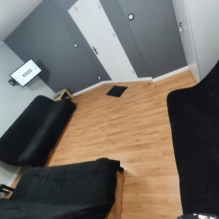 3030 Jana Spychalskiego 32 - Tanie Pokoje W Apartamencie - Samodzielne Zameldowanie - Self Check In Poznań Eksteriør bilde