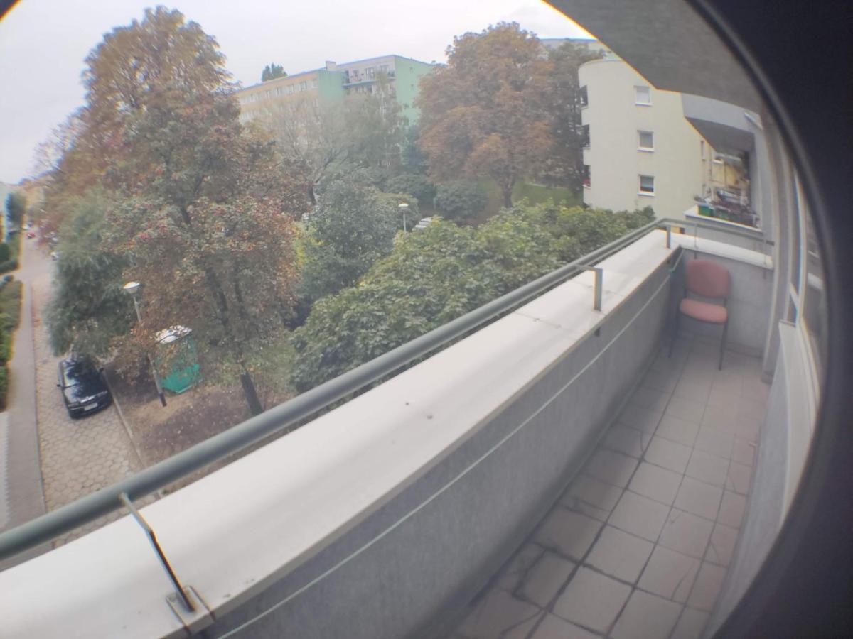 3030 Jana Spychalskiego 32 - Tanie Pokoje W Apartamencie - Samodzielne Zameldowanie - Self Check In Poznań Eksteriør bilde