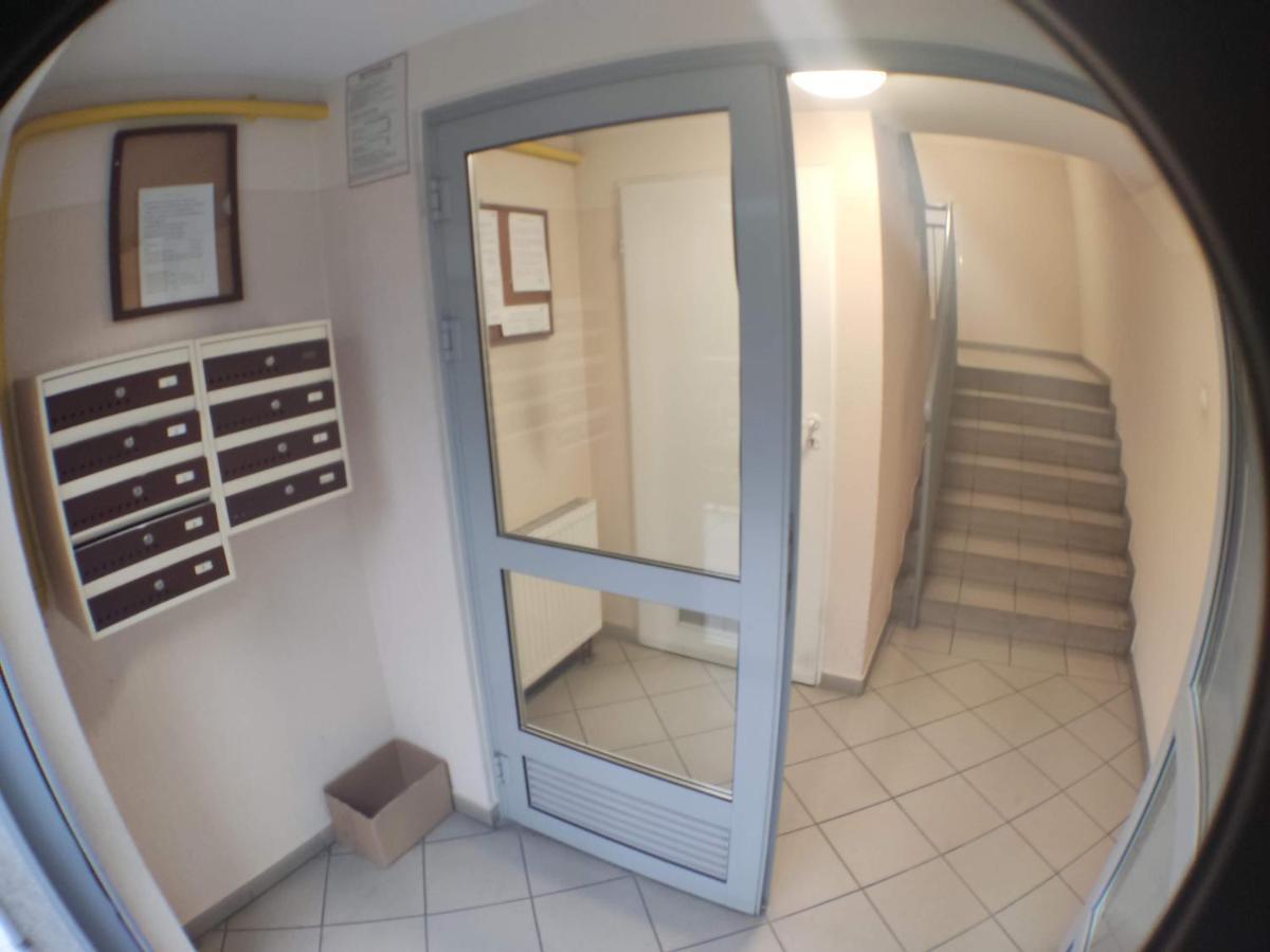 3030 Jana Spychalskiego 32 - Tanie Pokoje W Apartamencie - Samodzielne Zameldowanie - Self Check In Poznań Eksteriør bilde