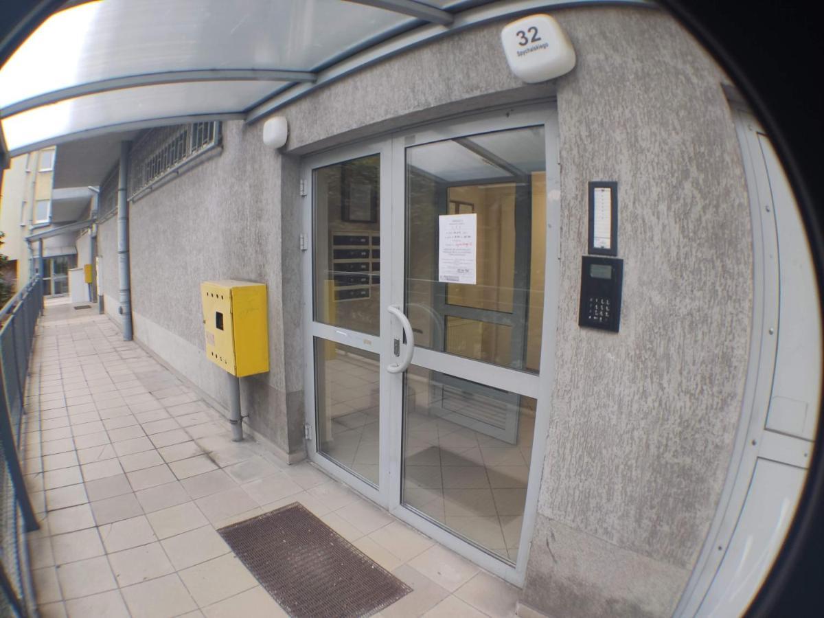 3030 Jana Spychalskiego 32 - Tanie Pokoje W Apartamencie - Samodzielne Zameldowanie - Self Check In Poznań Eksteriør bilde
