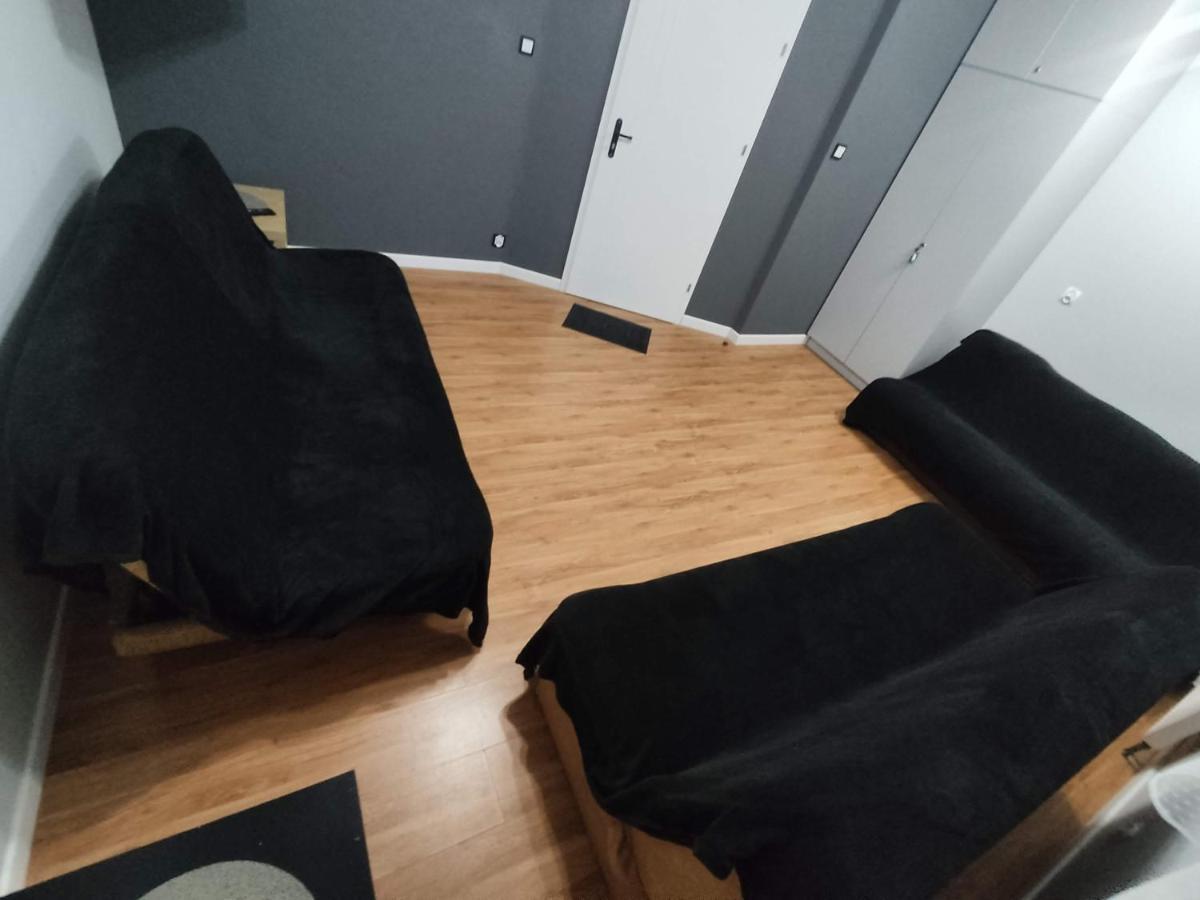 3030 Jana Spychalskiego 32 - Tanie Pokoje W Apartamencie - Samodzielne Zameldowanie - Self Check In Poznań Eksteriør bilde