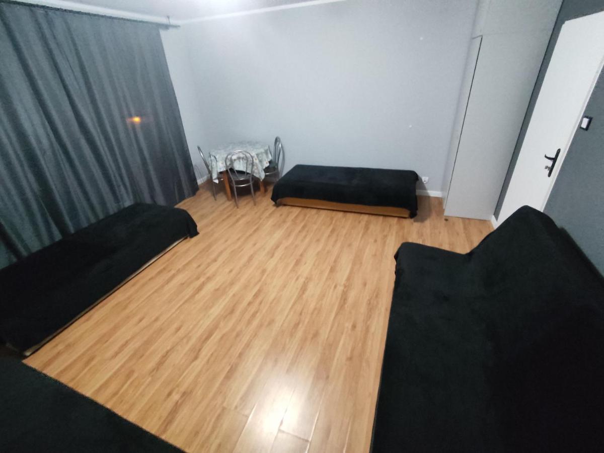 3030 Jana Spychalskiego 32 - Tanie Pokoje W Apartamencie - Samodzielne Zameldowanie - Self Check In Poznań Eksteriør bilde