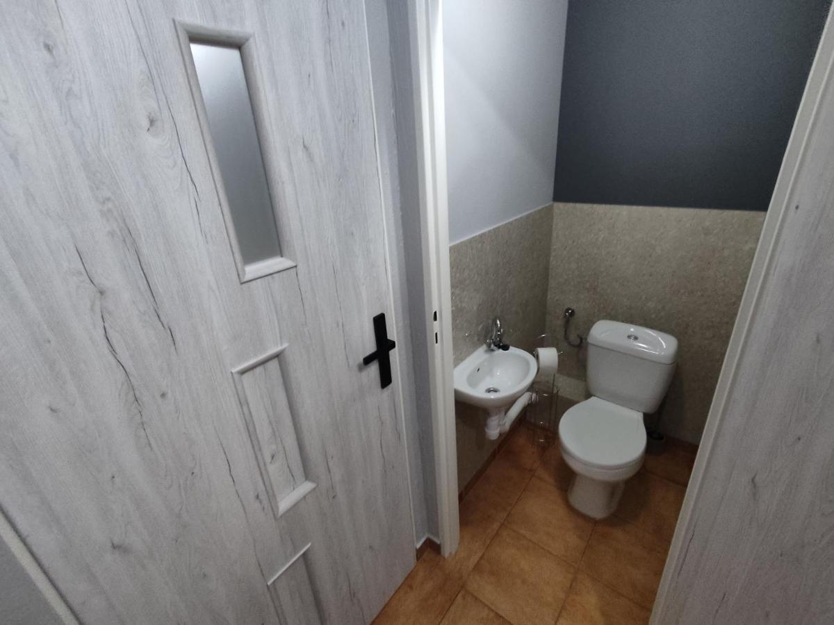 3030 Jana Spychalskiego 32 - Tanie Pokoje W Apartamencie - Samodzielne Zameldowanie - Self Check In Poznań Eksteriør bilde