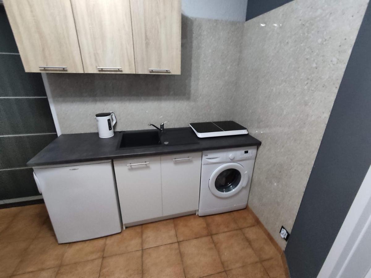 3030 Jana Spychalskiego 32 - Tanie Pokoje W Apartamencie - Samodzielne Zameldowanie - Self Check In Poznań Eksteriør bilde
