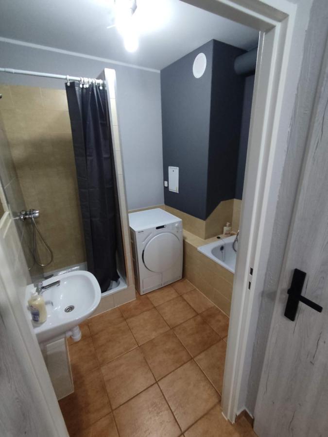 3030 Jana Spychalskiego 32 - Tanie Pokoje W Apartamencie - Samodzielne Zameldowanie - Self Check In Poznań Eksteriør bilde