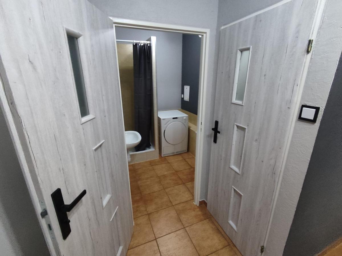 3030 Jana Spychalskiego 32 - Tanie Pokoje W Apartamencie - Samodzielne Zameldowanie - Self Check In Poznań Eksteriør bilde