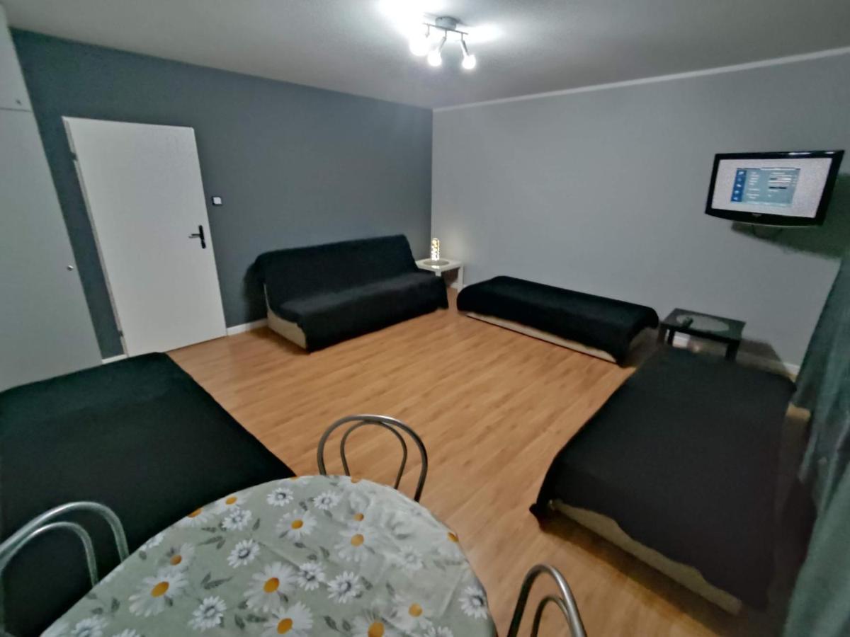 3030 Jana Spychalskiego 32 - Tanie Pokoje W Apartamencie - Samodzielne Zameldowanie - Self Check In Poznań Eksteriør bilde