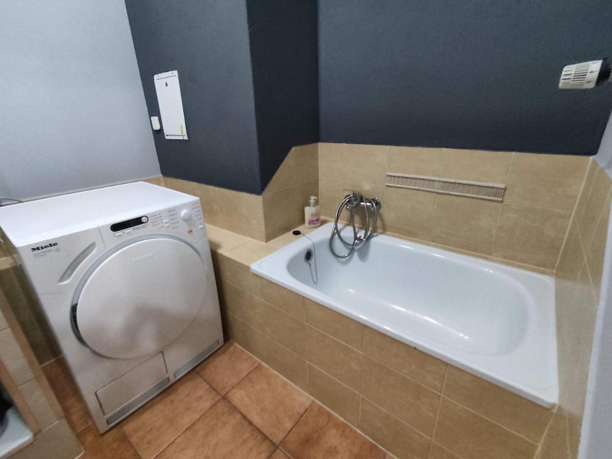 3030 Jana Spychalskiego 32 - Tanie Pokoje W Apartamencie - Samodzielne Zameldowanie - Self Check In Poznań Eksteriør bilde